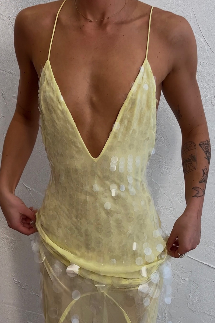 Aaliyah | Robe longue sans manches à col en V