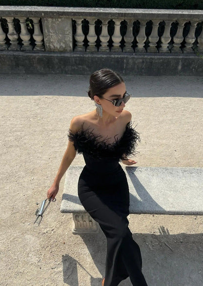 Anastasia | Élégante Robe à Plumes