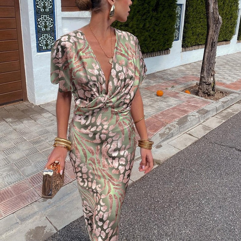 Kelsey - Robe longue avec décolleté en v et détail torsadé