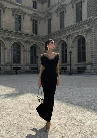 Anastasia | Élégante Robe à Plumes